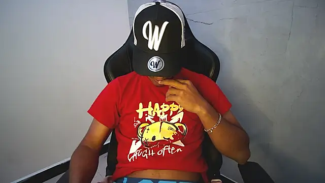 Snapshot of michaelhotbbc chatting on October 16, 3:40 am michaelhotbbc online show from October 16, 3:40 am