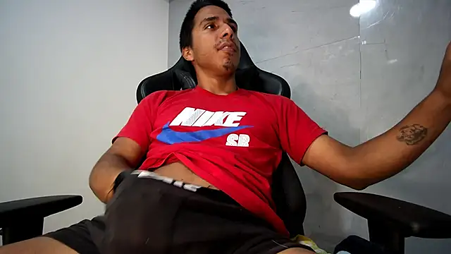 Snapshot of michaelhotbbc chatting on October 26, 4:51 am michaelhotbbc online show from October 26, 4:51 am