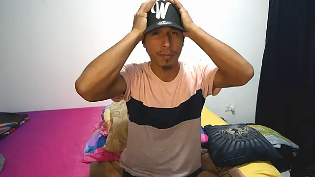 Snapshot of michaelhotbbc chatting on November 20, 3:18 am michaelhotbbc online show from November 20, 3:18 am