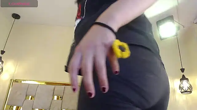 Snapshot of dakota_guirl chatting on February 19, 3:17 am dakota guirl online show from February 19, 3:17 am