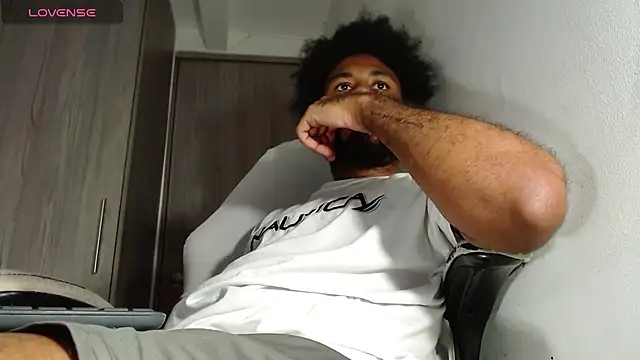 KaelMoreau online show from February 15, 9:26 pm