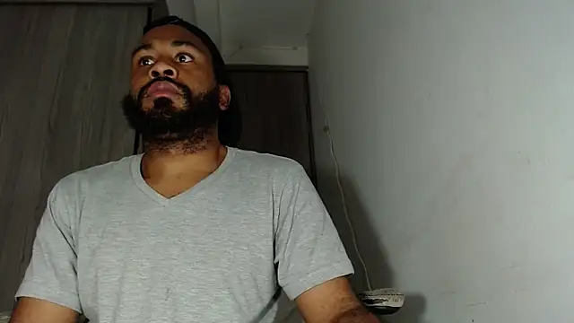 KaelMoreau online show from March 7, 7:08 am