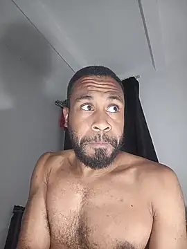 KaelMoreau online show from November 4, 12:32 am