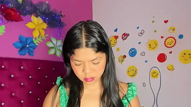 Snapshot of DIORA_Latina chatting on December 22, 3:44 am DIORA Latina online show from December 22, 3:44 am