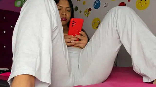 Snapshot of DIORA_Latina chatting on January 6, 3:31 am DIORA Latina online show from January 6, 3:31 am