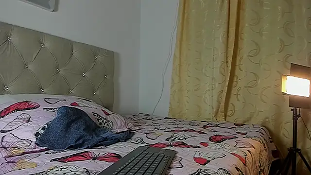 Vahiolet smith online show from September 10, 3:17 am