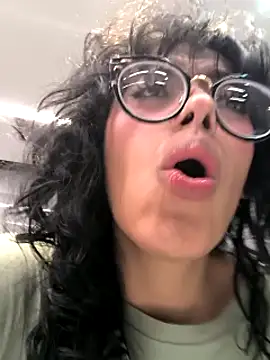 Snapshot of Fun_Everywhere chatting on December 1, 11:14 pm Fun Everywhere online show from December 1, 11:14 pm