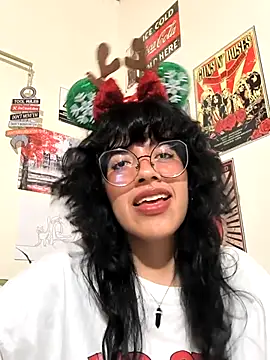 Snapshot of Fun_Everywhere chatting on December 18, 9:10 pm Fun Everywhere online show from December 18, 9:10 pm