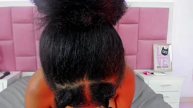 StormiHills online show from February 7, 5:52 am