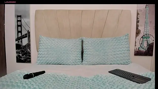 Snapshot of MartinaWestt chatting on January 16, 7:20 pm MartinaWestt online show from January 16, 7:20 pm