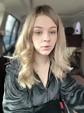 Love Bri online show from February 23, 7:44 am