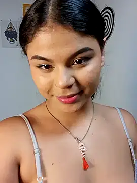 Cleo hills online show from December 11, 3:58 pm