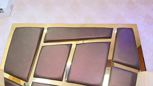 BellahColucci online show from December 18, 11:30 pm