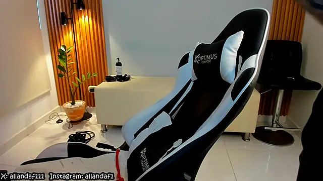 dafboy1 online show from February 17, 4:26 pm