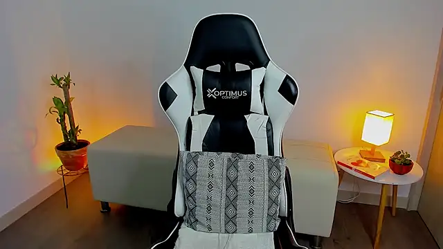 dafboy1 online show from November 30, 4:49 am