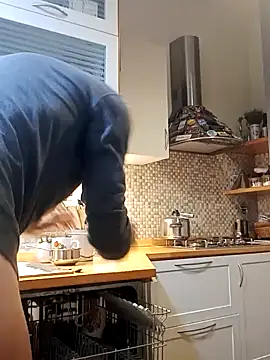 Frabox65 online show from December 3, 6:15 am