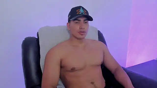 JamesGraay online show from February 26, 4:14 pm