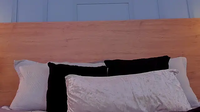 andymiller  online show from March 6, 8:37 pm