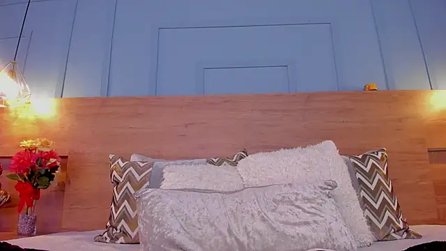 andymiller  online show from March 12, 8:31 pm