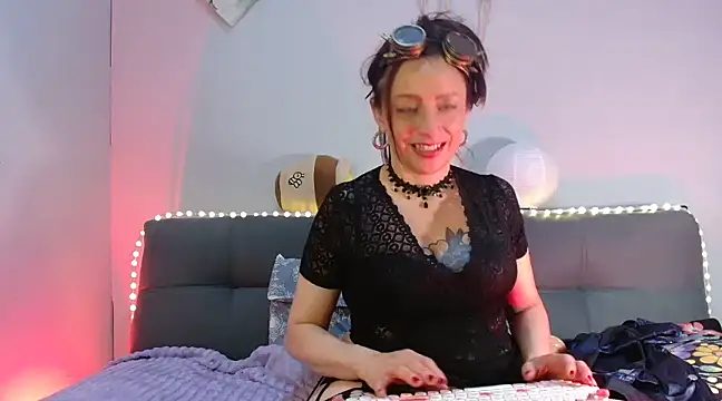 catalinamommyx online show from February 15, 10:33 am