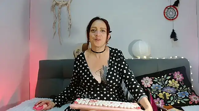 catalinamommyx online show from February 20, 3:45 am