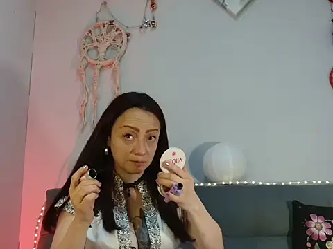 catalinamommyx online show from February 28, 5:15 am