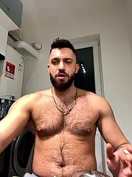 LoveIsBlind  online show from December 6, 11:03 pm