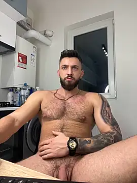 LoveIsBlind  online show from December 18, 12:32 am