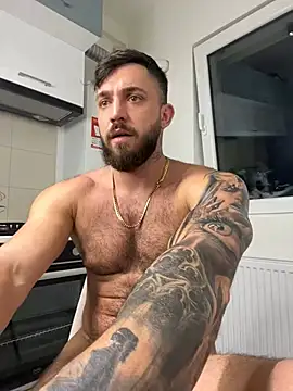 LoveIsBlind  online show from December 21, 12:09 am