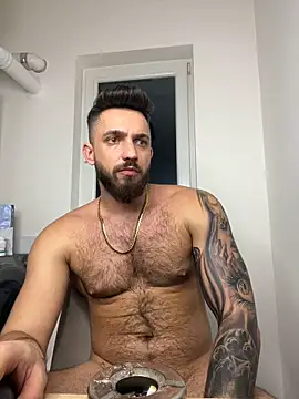 LoveIsBlind  online show from December 27, 1:11 am