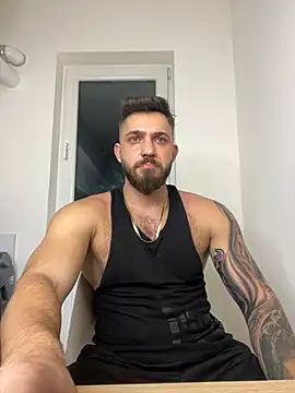 LoveIsBlind  online show from December 27, 9:43 pm