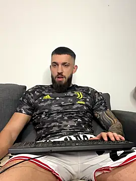 LoveIsBlind  online show from October 31, 7:37 pm