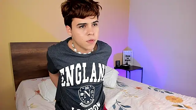 justinbiler online show from December 23, 9:38 am