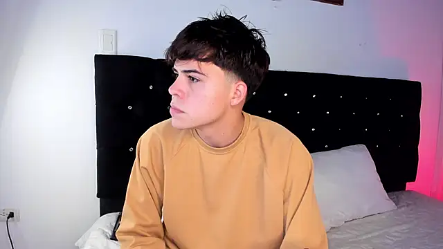 justinbiler online show from February 5, 12:27 pm