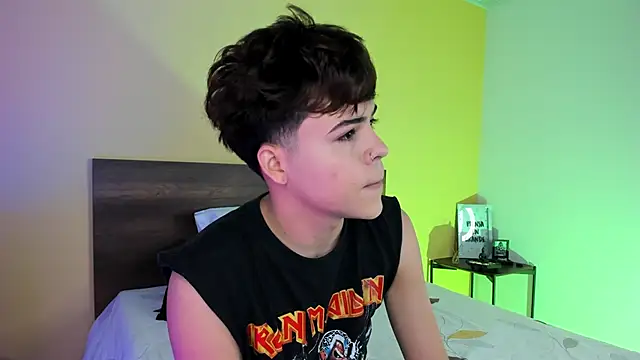 justinbiler online show from February 26, 12:14 pm