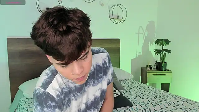 justinbiler online show from March 20, 5:13 am