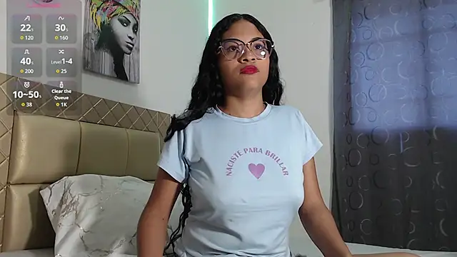 DAFNNEE ROSS online show from October 28, 3:25 pm