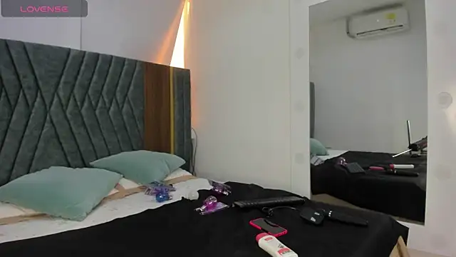 MADISSONLOVE  online show from January 26, 12:11 pm