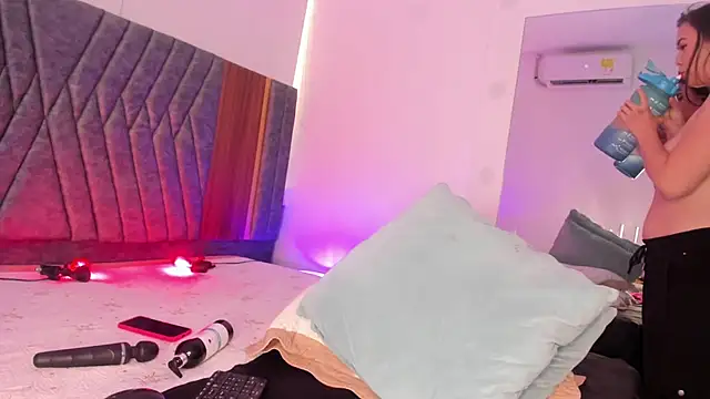 MADISSONLOVE  online show from January 27, 6:09 pm