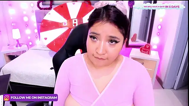 Emma monserrat online show from February 15, 6:33 am