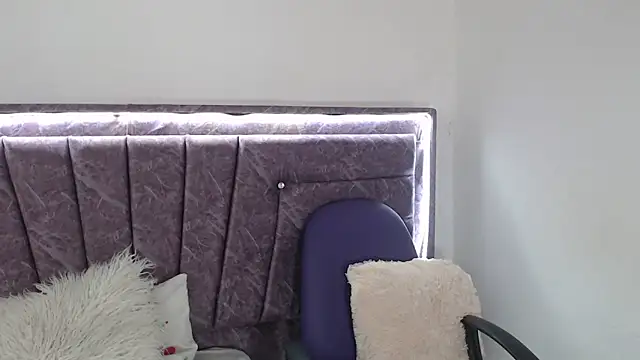 Penelope Fox14 online show from September 17, 12:51 pm