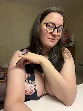 hungry1bunny online show from December 6, 2:46 am