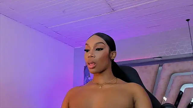 ChaynnaCooper online show from December 15, 8:58 pm