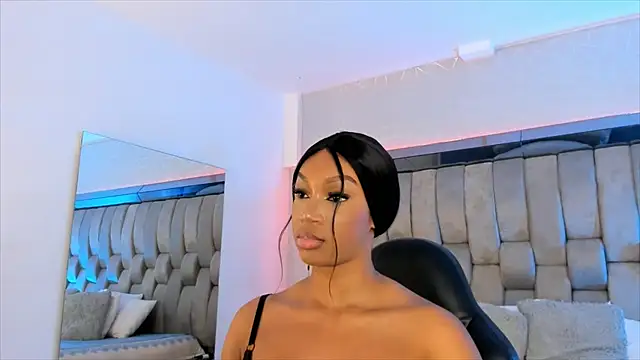 ChaynnaCooper online show from February 12, 3:27 pm