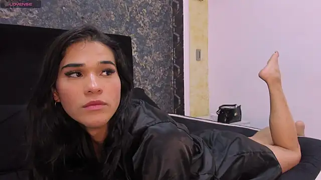 Isa Little Star online show from February 15, 3:17 pm