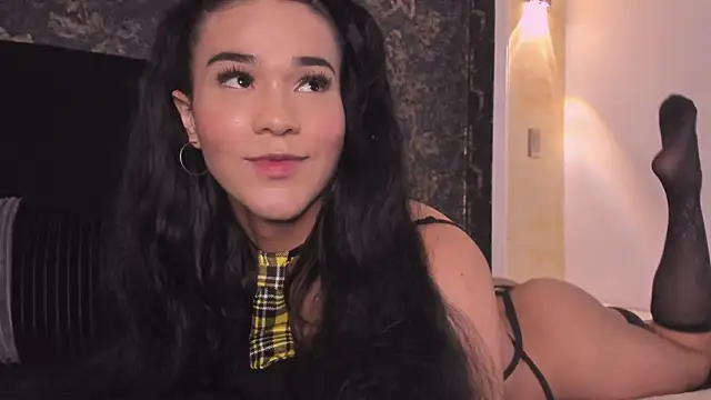 Isa Little Star online show from March 6, 3:56 pm