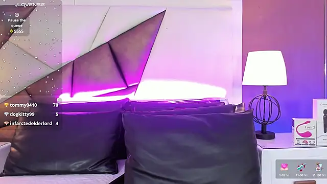 NaomyRivera online show from February 20, 3:19 pm