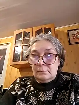 Snapshot of IrinaSweet54 chatting on December 17, 10:23 am IrinaSweet54 online show from December 17, 10:23 am