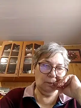 Snapshot of IrinaSweet54 chatting on January 12, 9:40 am IrinaSweet54 online show from January 12, 9:40 am