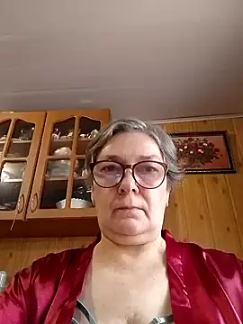 Snapshot of IrinaSweet54 chatting on February 1, 8:39 am IrinaSweet54 online show from February 1, 8:39 am